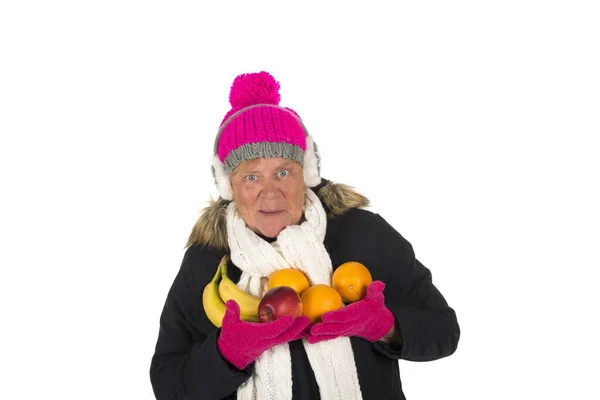 Gesunde Winterfrau Mit Früchten Isoliert Über Weißem Hintergrund — Stockfoto