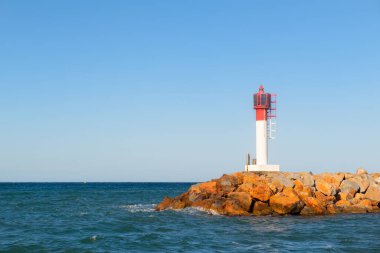 Banyuls 'da deniz feneri Fransız sahilinde.