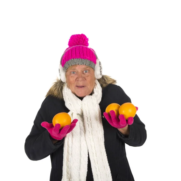 Zdravé Zimní Žena Ovocem Izolované Přes Bílé Pozadí — Stock fotografie