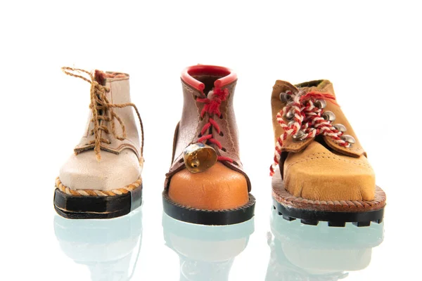 Beyaz Arkaplanda Izole Edilmiş Vintage Kayak Ayakkabıları — Stok fotoğraf