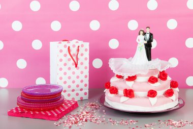 Çiftle düğün pastası