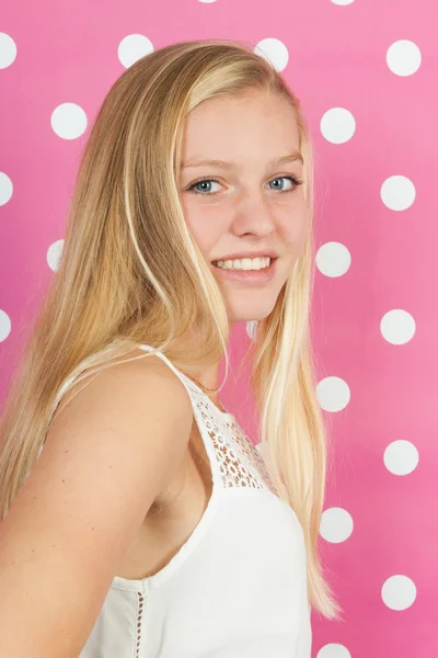 Blonde tiener meisje — Stockfoto