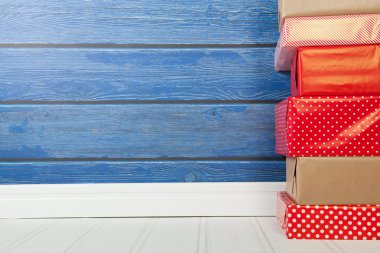 Katta kırmızı hediye