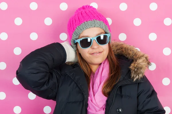 Retrato menina adolescente no inverno — Fotografia de Stock