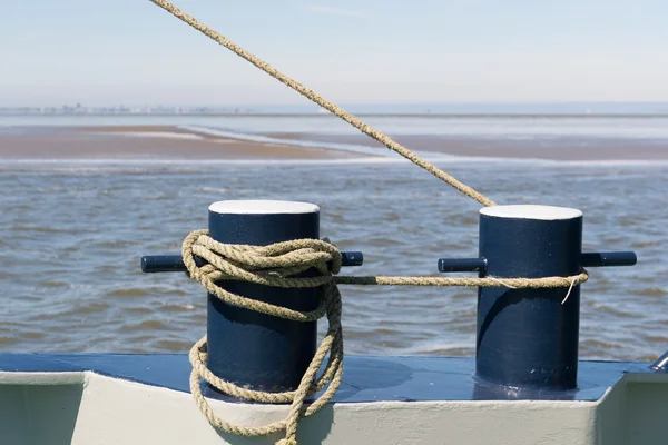 Bollards with rope — Stock Photo, Image