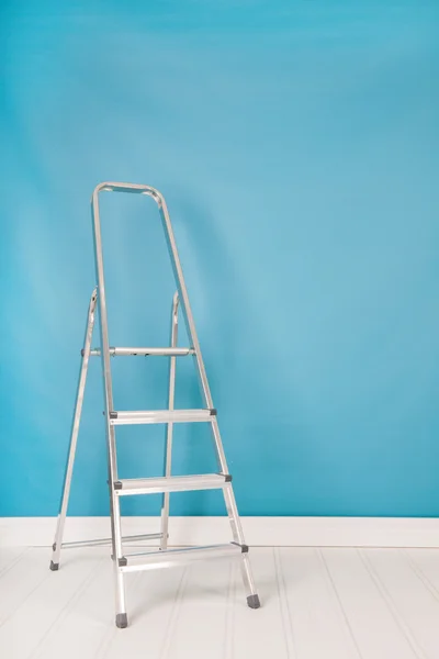 Stap ladder in interieur — Stockfoto