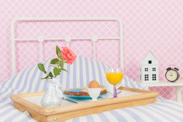 Pequeno-almoço na cama — Fotografia de Stock