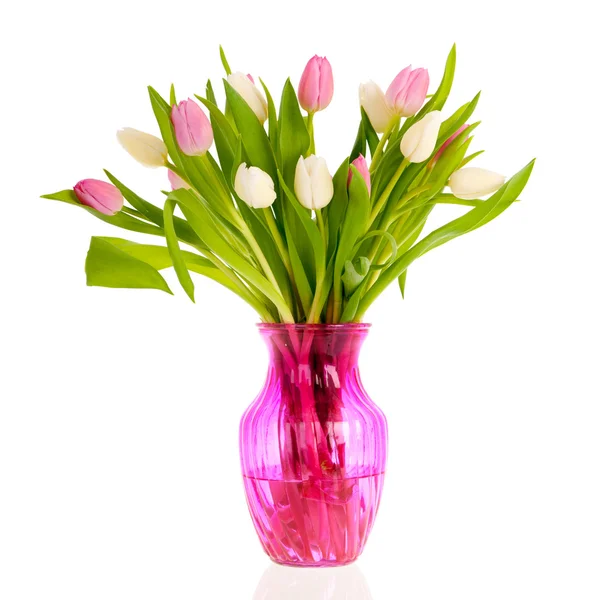 Tulipes roses et blanches dans un vase en verre — Photo