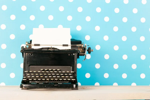 Máquina de escrever preta antiga — Fotografia de Stock