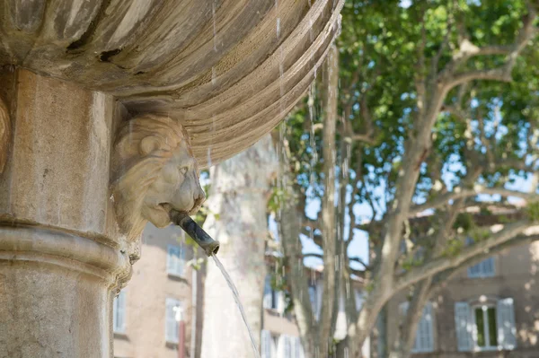 Vecchia fontana romana — Foto Stock