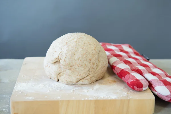 Rising bread dough — Stock Photo, Image