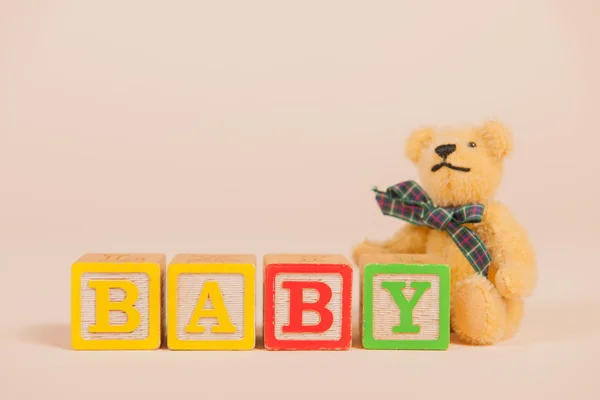 Baby born with bear — Stock Photo, Image