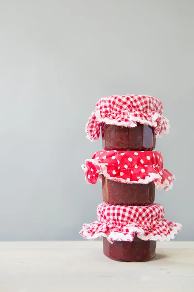 Marmelade aus Glasgefäßen — Stockfoto