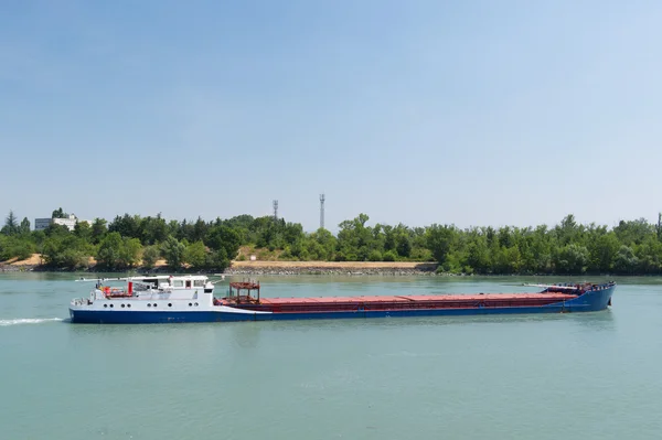 Transport by industrial boat — Stock Photo, Image