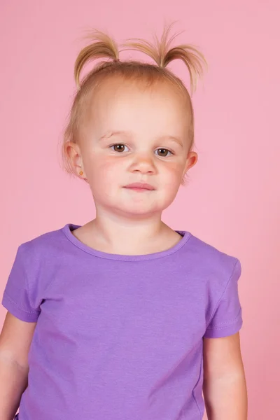 Kleinkind Mädchen in rosa — Stockfoto