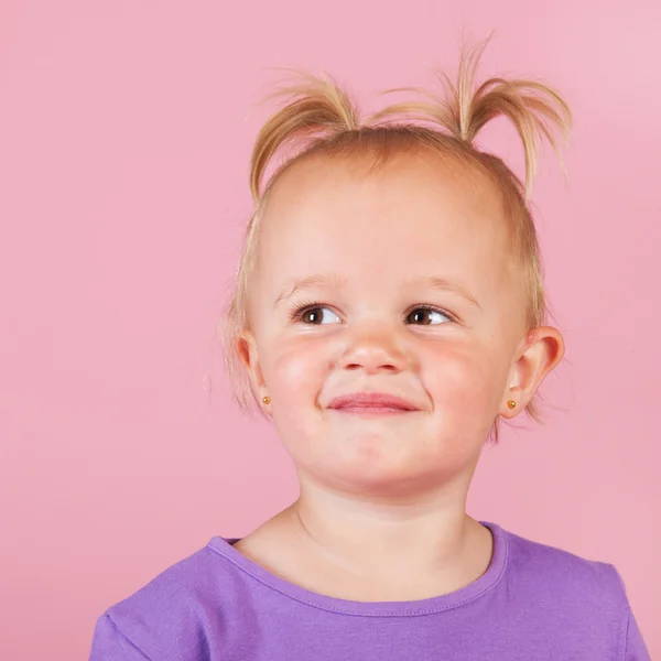 Kisgyermek lány rózsaszín — Stock Fotó