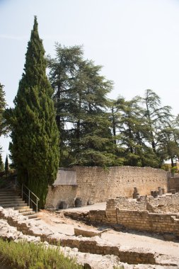mezar açma Vaison-la-Romaine
