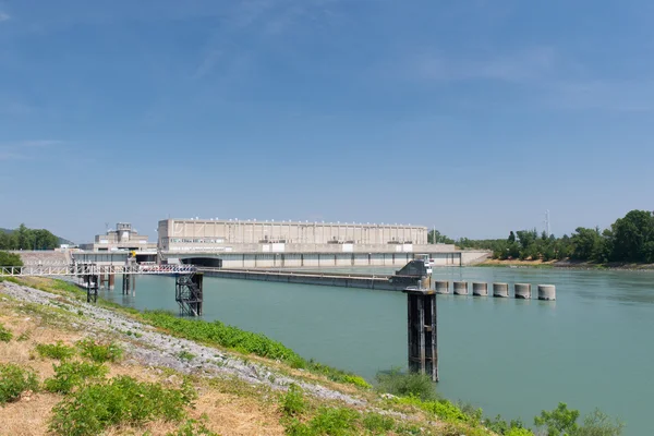 Weir em Rhone, na França — Fotografia de Stock