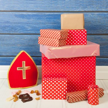 Dutch Sinterklaas gifts clipart