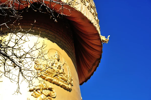 Zlatá Buddish Tower — Stock fotografie