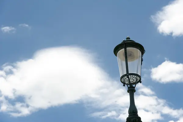 Lamp and sky — Stock Photo, Image
