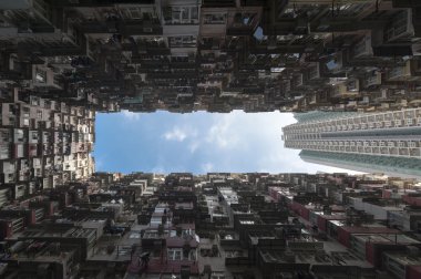 kalabalık hong kong