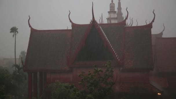 Overstroming na Monsoon seizoen in Cambodja — Stockvideo