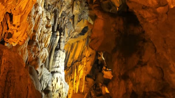 Mencilis-Höhle in der Türkei — Stockvideo