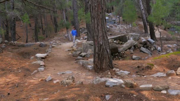 Tourist walking historical Lycian way — Stock Video