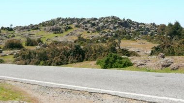 Türkiye'de yol ve kaya oluşumları boş