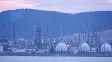 Aliağa petrol rafinerisi