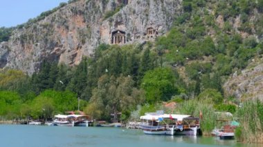 Türkiye'de Nehri üzerinde tekne turu