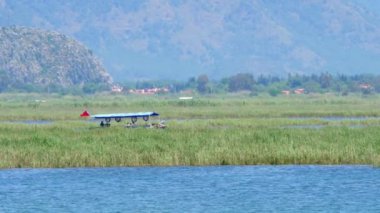 Türkiye'de Nehri üzerinde tekne turu