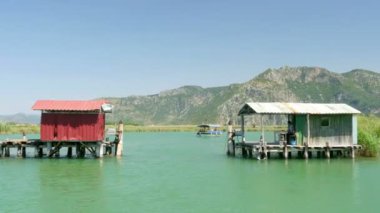 Türkiye'de Nehri üzerinde tekne turu