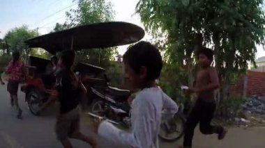 Fakir çocuklar için hayırseverlik bağış