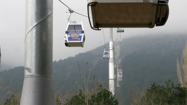 Teleférico al deporte de invierno — Vídeos de Stock