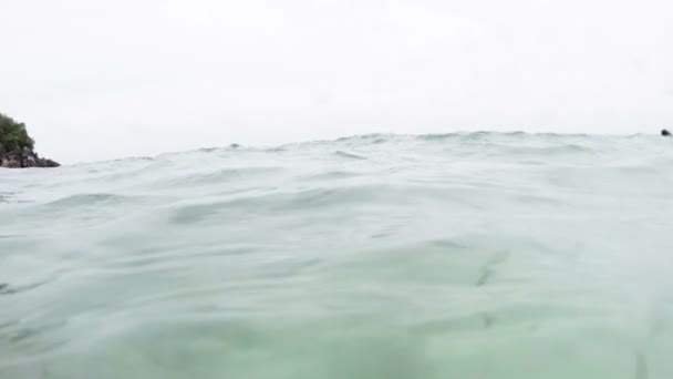 Popływać w wyspy phi phi — Wideo stockowe