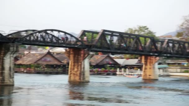 Tren histórico en el puente — Vídeos de Stock