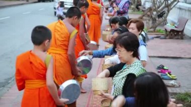 Rahipler'ın her gün sabah dinsel tören