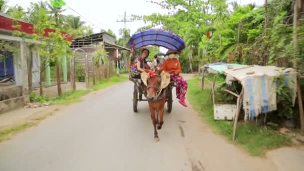 Lokalnych jeździec — Wideo stockowe