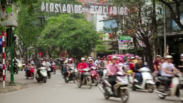 Gekke motorfietsen verkeer — Stockvideo