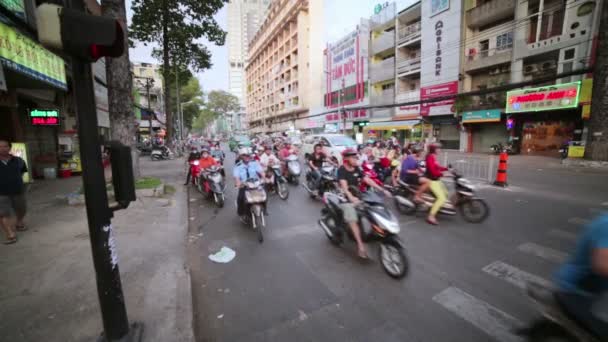 Crazy motorcyklar trafik — Stockvideo