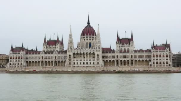 Budynek Parlamentu w Budapeszcie — Wideo stockowe