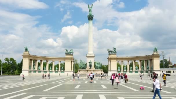 布达佩斯英雄广场 — 图库视频影像