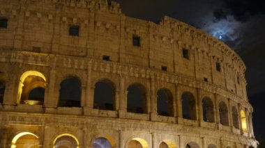 Geceleri antik Colosseum