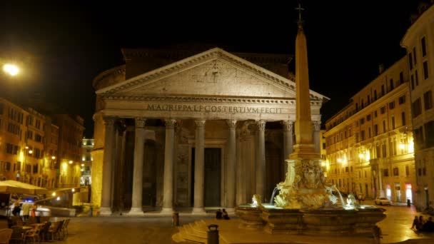 Antikes Pantheon bei Nacht — Stockvideo
