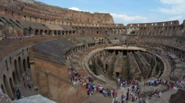 İnsanlar içinde Colosseum
