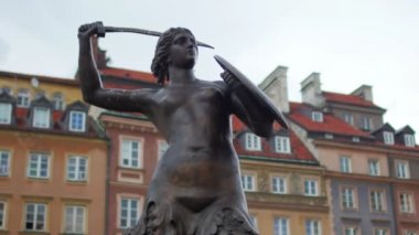 Mermeid heykel Varşova 