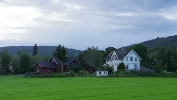 Oslo yakınlarında köy — Stok video
