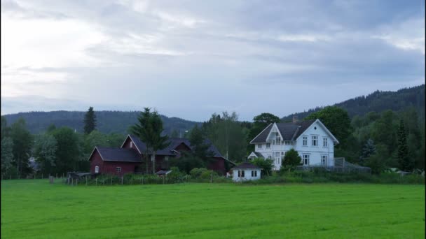 Beyaz gece gece yarısı Norveç'te — Stok video